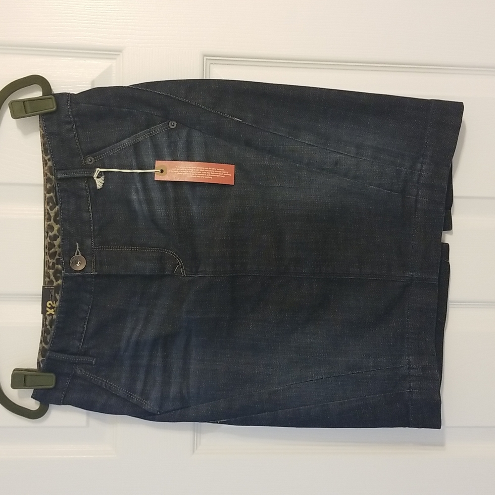Quality Denim Express skirt, size 8, Dark  Blue Denim